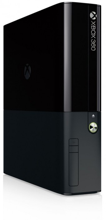 Microsoft Xbox 360 E + Kinect