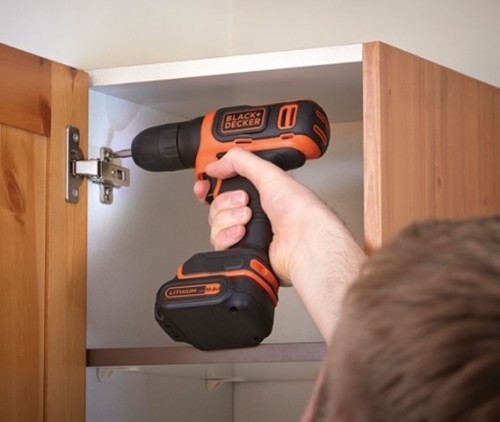 Дрель/шуруповерт Black&Decker BDCD12