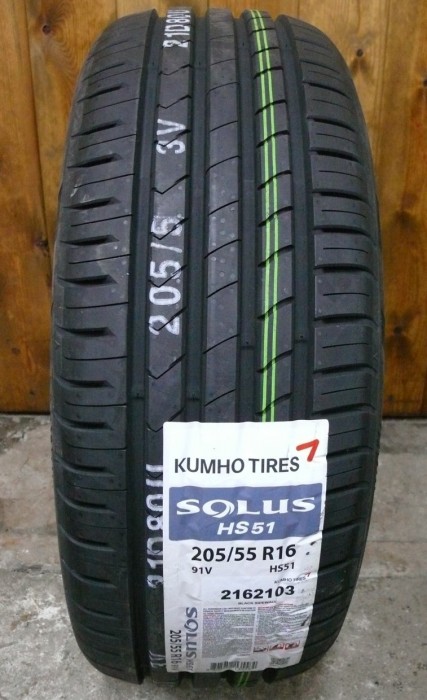 Kumho Solus HS51