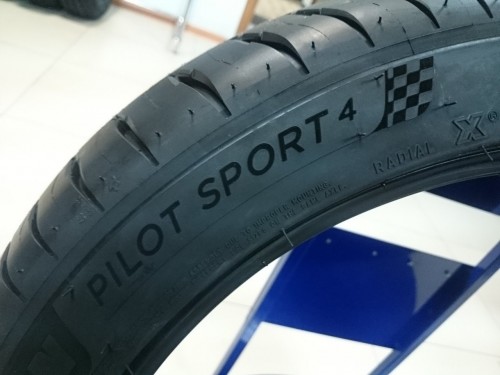 Michelin Pilot Sport 4