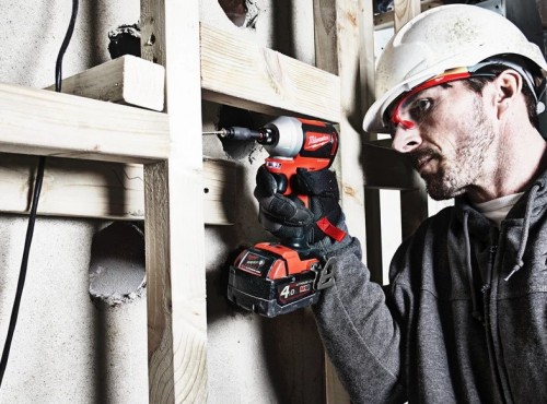 Milwaukee M18 CВLID-402C