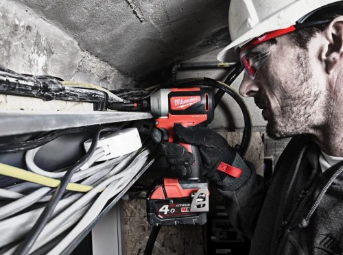 Milwaukee M18 CВLID-402C