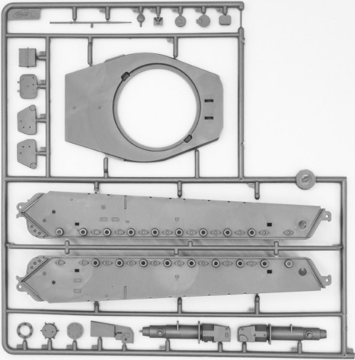 ICM Pz.Kpfw.VI Ausf.B King Tiger (late production) with Full