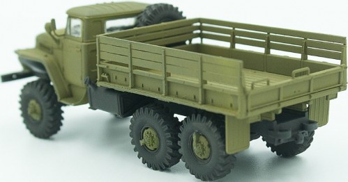 ICM Ural-375D (1:72)