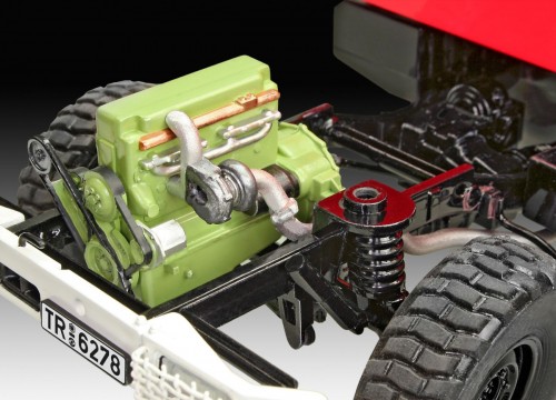 Revell Mercedes-Benz Unimog U 1300 L TLF 8-18 (1:24)