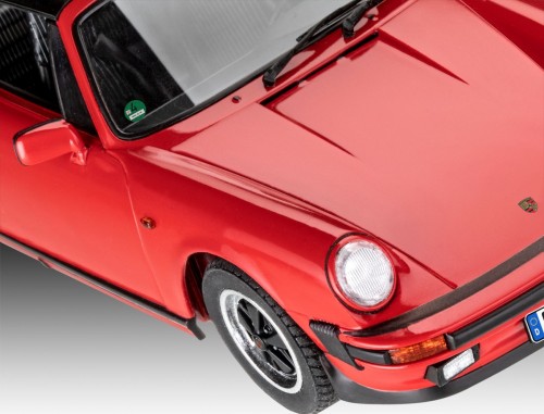 Revell Porsche 911 Carrera 3.2 Targa G-Model (1:24)