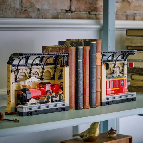 Lego Book Nook Hogwarts Express 76450