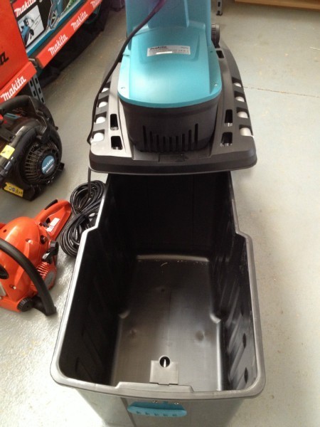 Makita UD2500