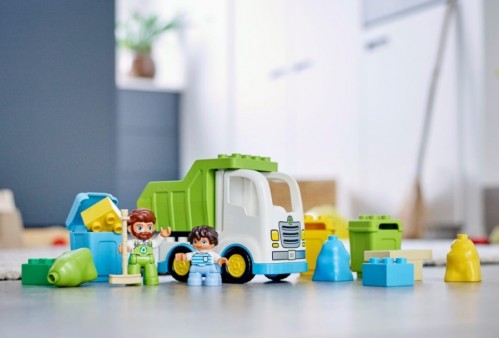 Lego Garbage Truck and Recycling 10945