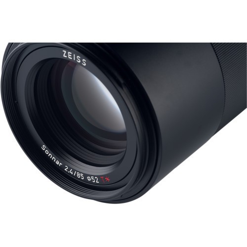 Carl Zeiss 85mm f/2.4 Loxia