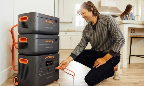 Jackery Explorer 2000 Plus