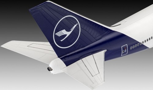 Revell Boeing 747-8 Lufthansa New Livery (1:144)