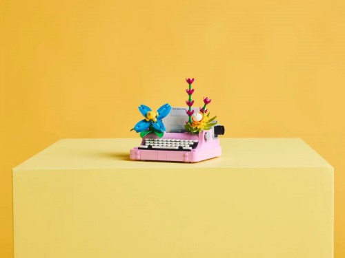 Lego Typewriter with Flowers 31169