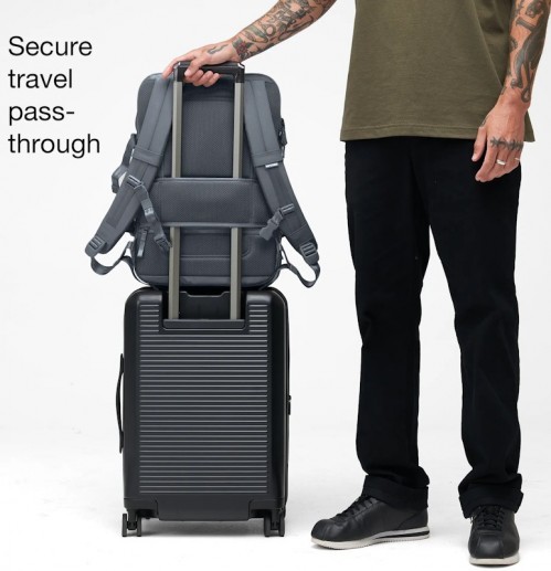 Incase A.R.C. Travel Pack