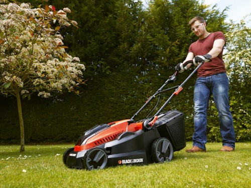 Газонокосилка Black&Decker CLM 3820 L2