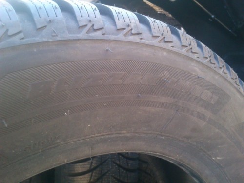 Bridgestone Blizzak LM001