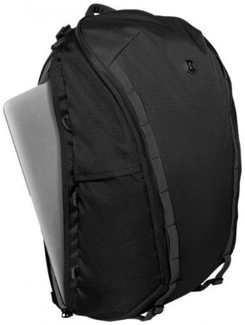 Victorinox Altmont Active Travel 13