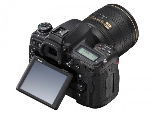 Nikon D780