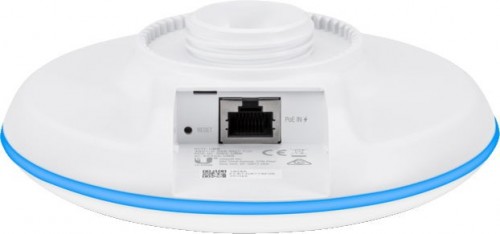 Ubiquiti UniFi Building-to-Building Bridge