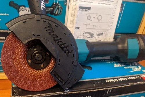 Makita DGA511Z