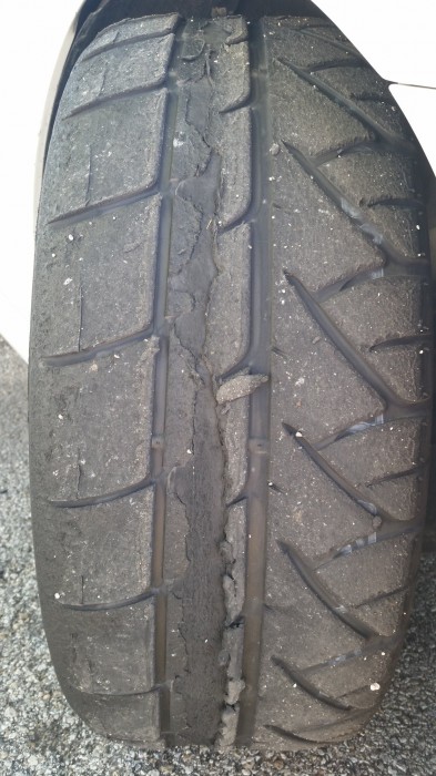 Kumho Ecsta V720