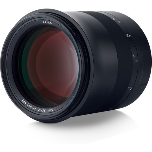 Carl Zeiss 135mm f/2.0 Milvus