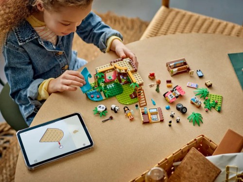 Lego Panda Sanctuary Animal Care 42648