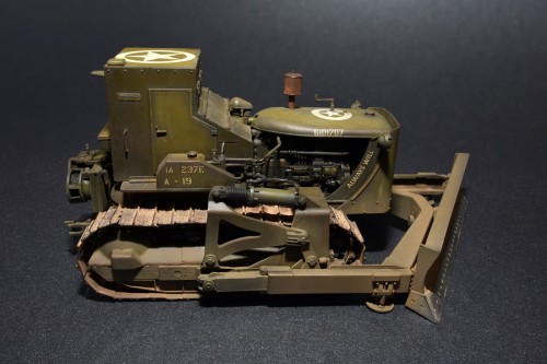 MiniArt U.S. Armoured Bulldozer (1:35)