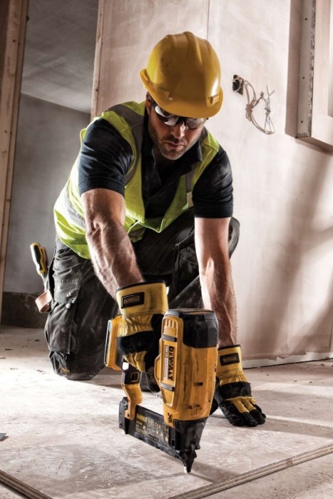 DeWALT DCN680