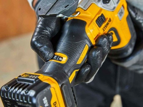 DeWALT DCS335