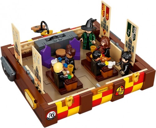 Lego Hogwarts Magical Trunk 76399