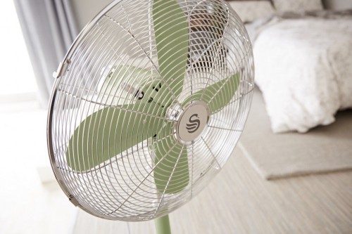 SWAN Retro 16 Inch Stand Fan