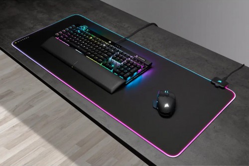 Corsair MM700 RGB Extended Mouse Pad