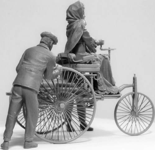 ICM Benz Patent-Motorwagen (1886) with Mrs. Benz and Sons (1