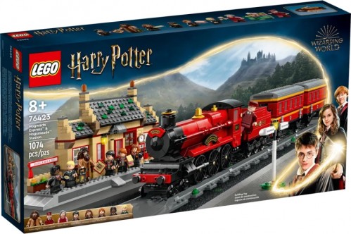 Lego Hogwarts Express and Hogsmeade Station 76423