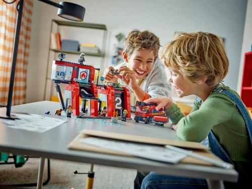 Lego Fire Station with Fire Truck 60414