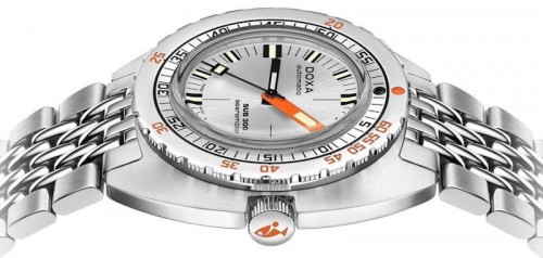 DOXA SUB 300 Searambler 821.10.021.10