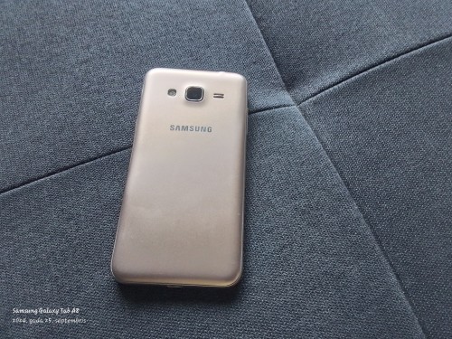 Samsung Galaxy J7 16 ГБ / 1.5 ГБ