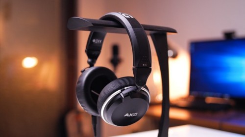 AKG K182