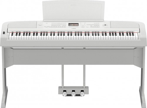 Yamaha DGX-670