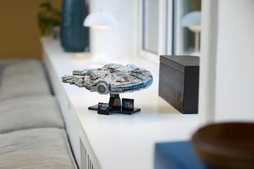 Lego Millennium Falcon 75375