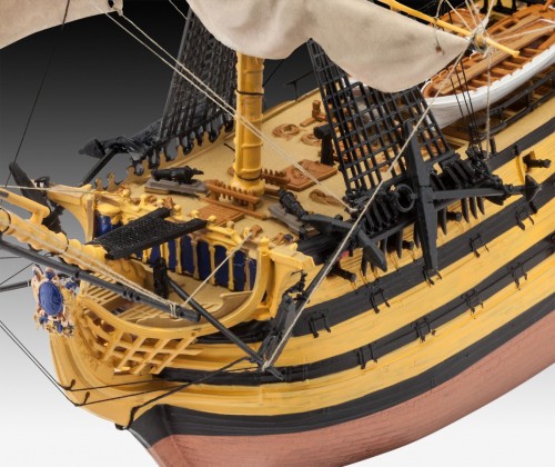 Revell H.M.S. Victory (1:225)