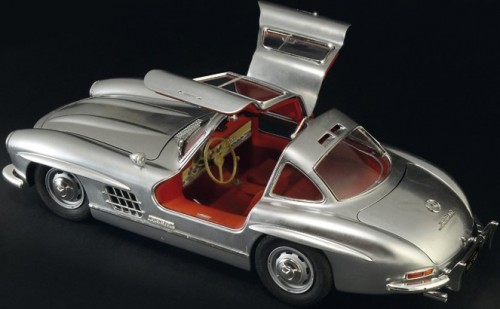 ITALERI Mercedes-Benz 300 Sl Gullwing (1:16)