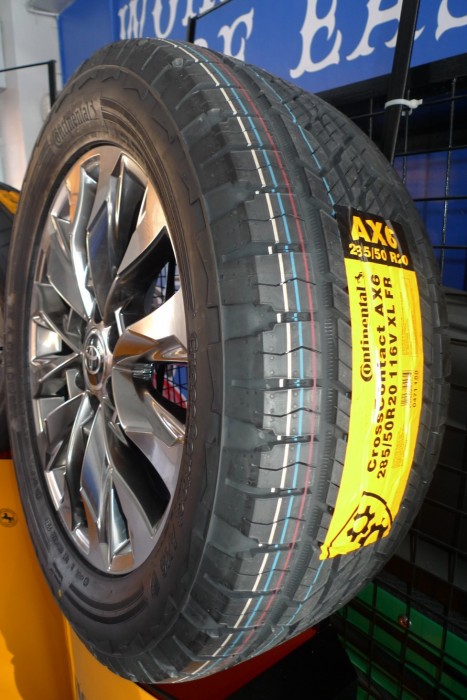Continental CrossContact AX6