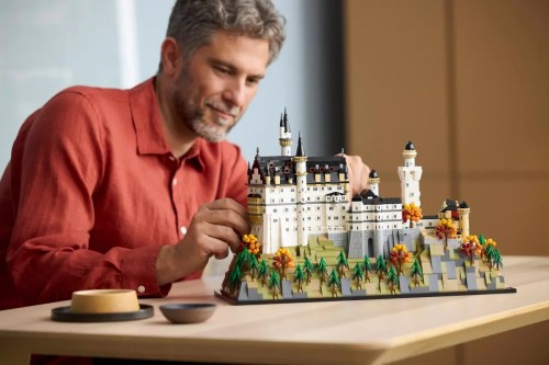 Lego Neuschwanstein Castle 21063