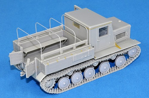 MiniArt Ya-12 Soviet Artillery Tractor (1:35)