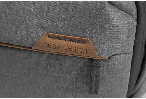 Peak Design Everyday Sling 3L