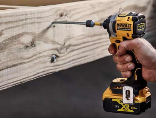 DeWALT DCF850P2T