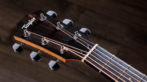 Taylor 212ce
