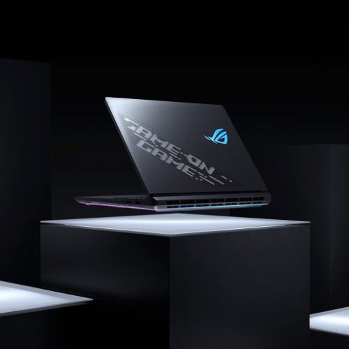 Asus ROG Strix SCAR 18 (2025) G835LR